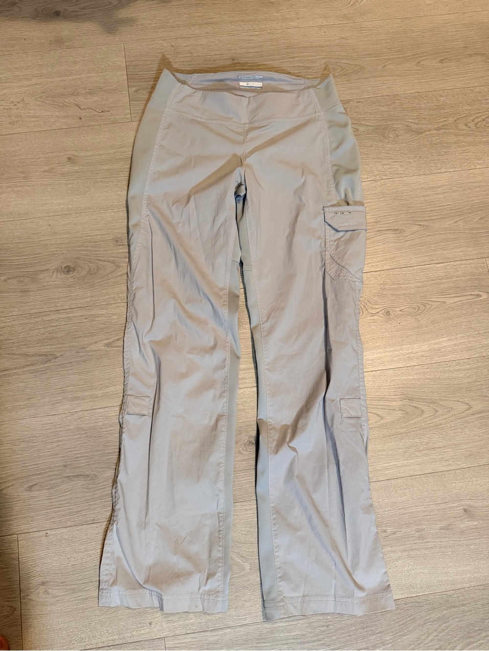 OG/Columbia Women's Light Gray Straight-Leg Cargo Pants